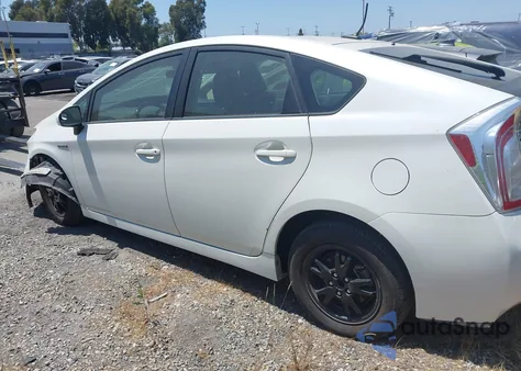 2015 Toyota Prius Three z USA, uszkodzony, nr VIN JTDKN3DU9F0399962